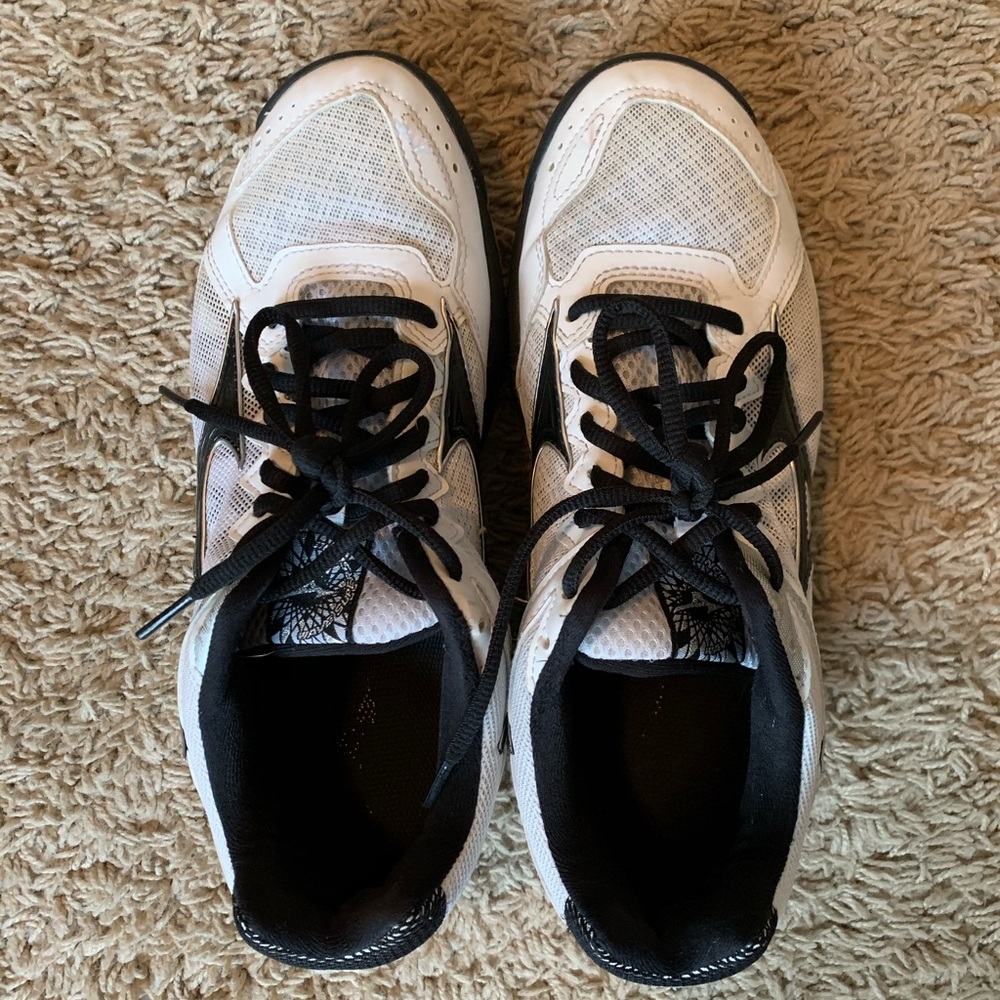 Women’s Mizuno Volleyball Shoes
